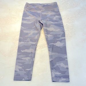 Athleta Girl Printed Chit Chat Capri, size Small (7 years)